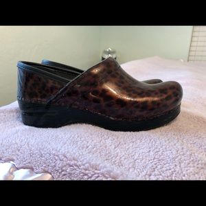 Dansko clogs 37